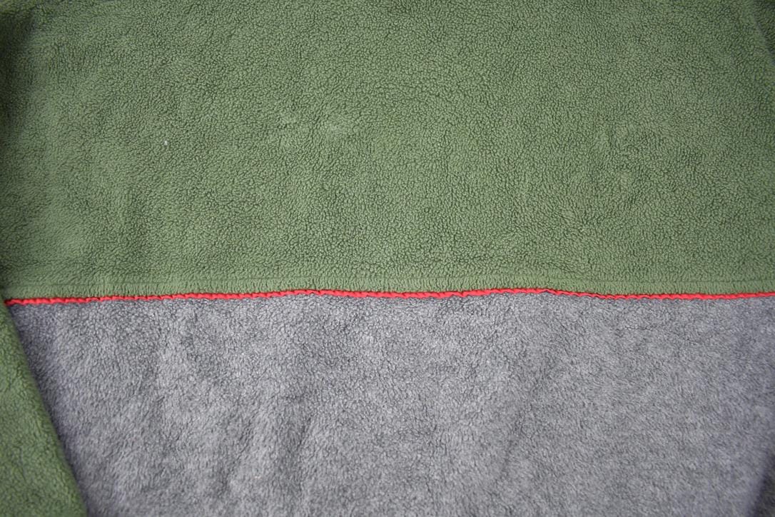Vintage 1990s Winnie The Pooh Embroidered Fleece Sweater