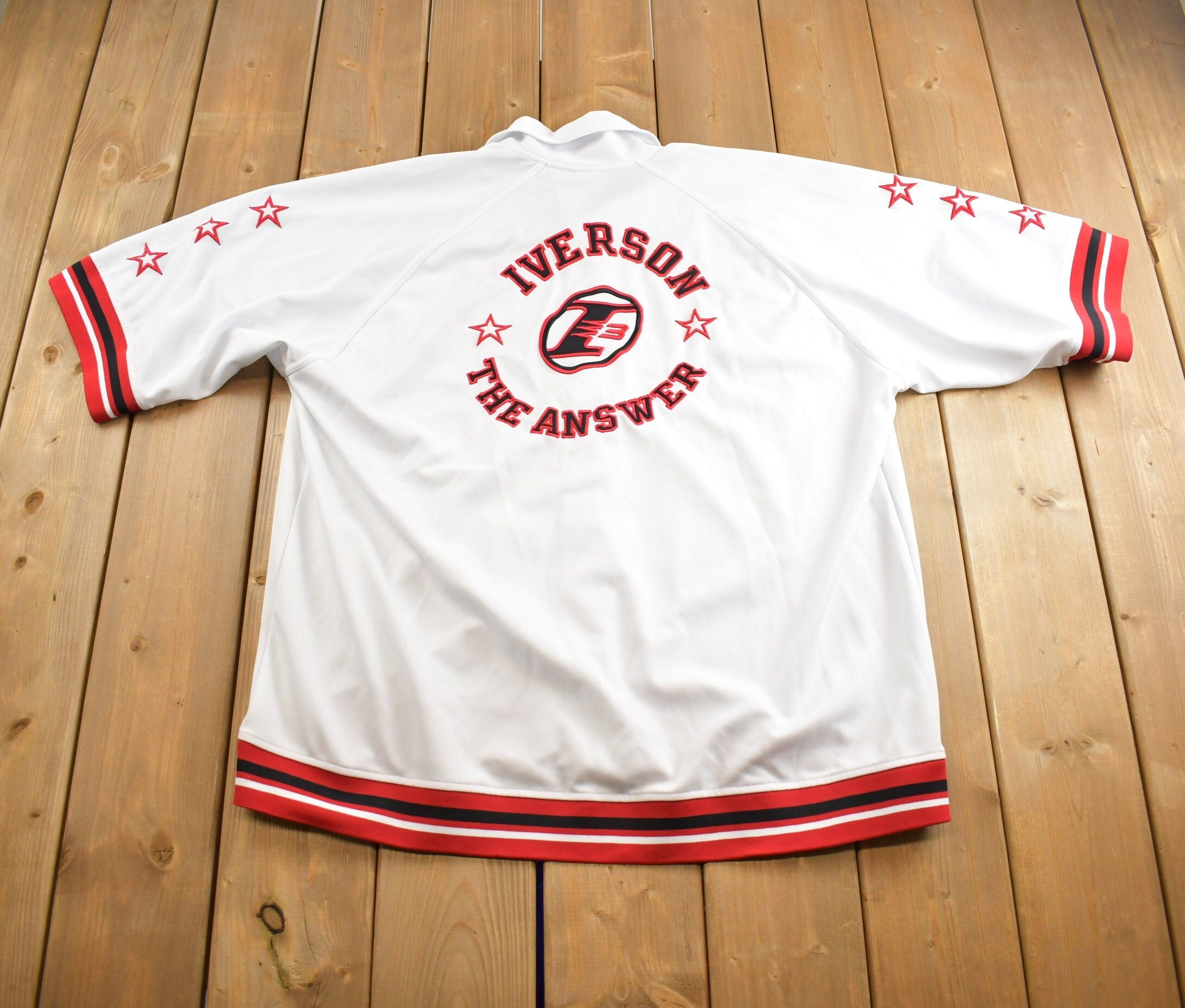Vintage 1990s Allen Iverson Reebok Embroidered Basketball Warm Up Graphic T-Shirt Made In USA