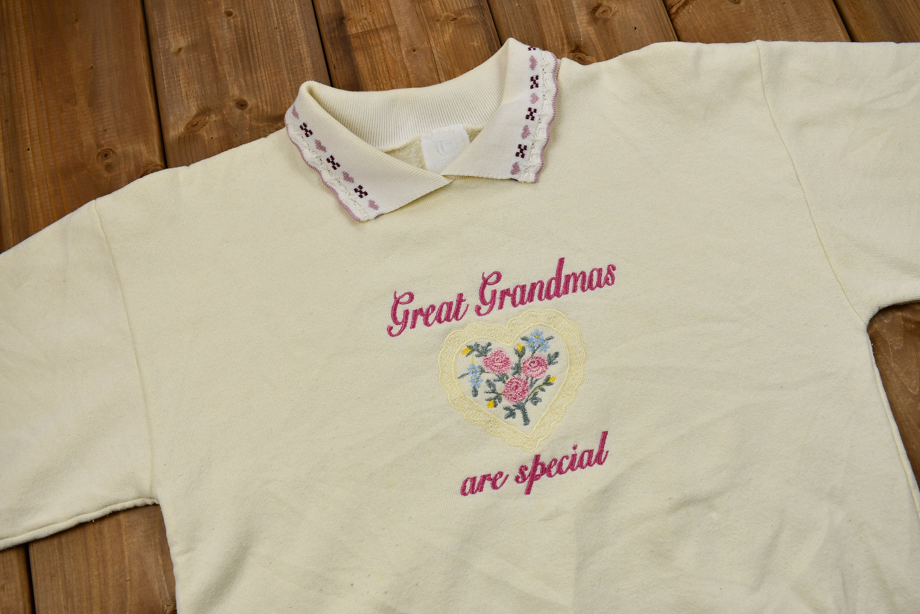 Vintage 1990s Great Grandmas are Special Embroidered Collared Sweatshirt