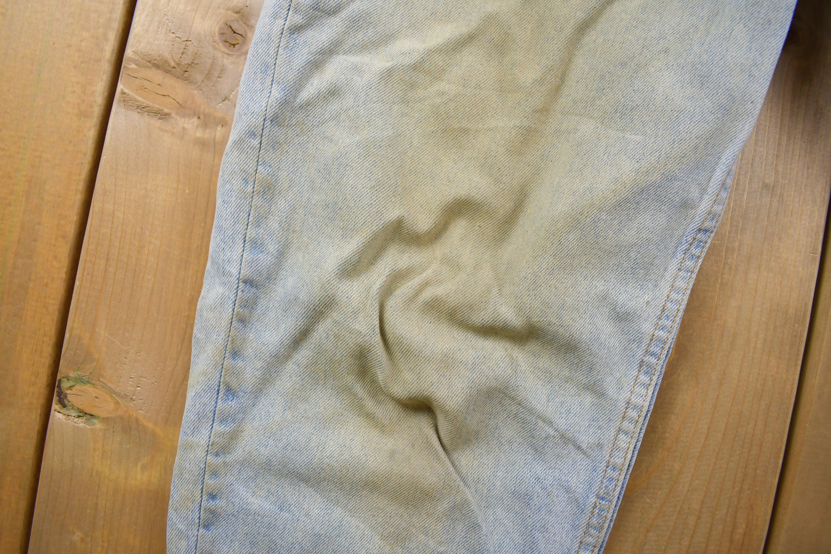 Vintage 1990s Levi's 560 Red Tab Worn Denim Jeans Size 31 x 30
