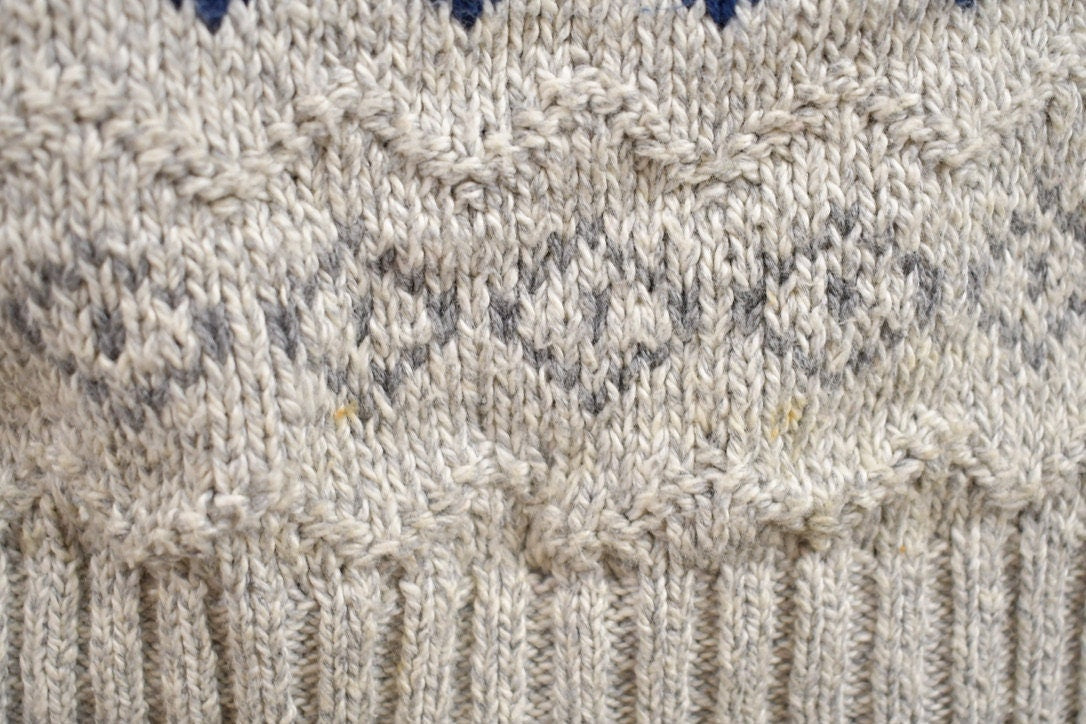 Vintage 1990s Abstract Pattern Knitted Crewneck Sweater / Vintage 90s Crewneck / All Over Pattern / 90s Knit / Sweatshirt / Abstract Pattern