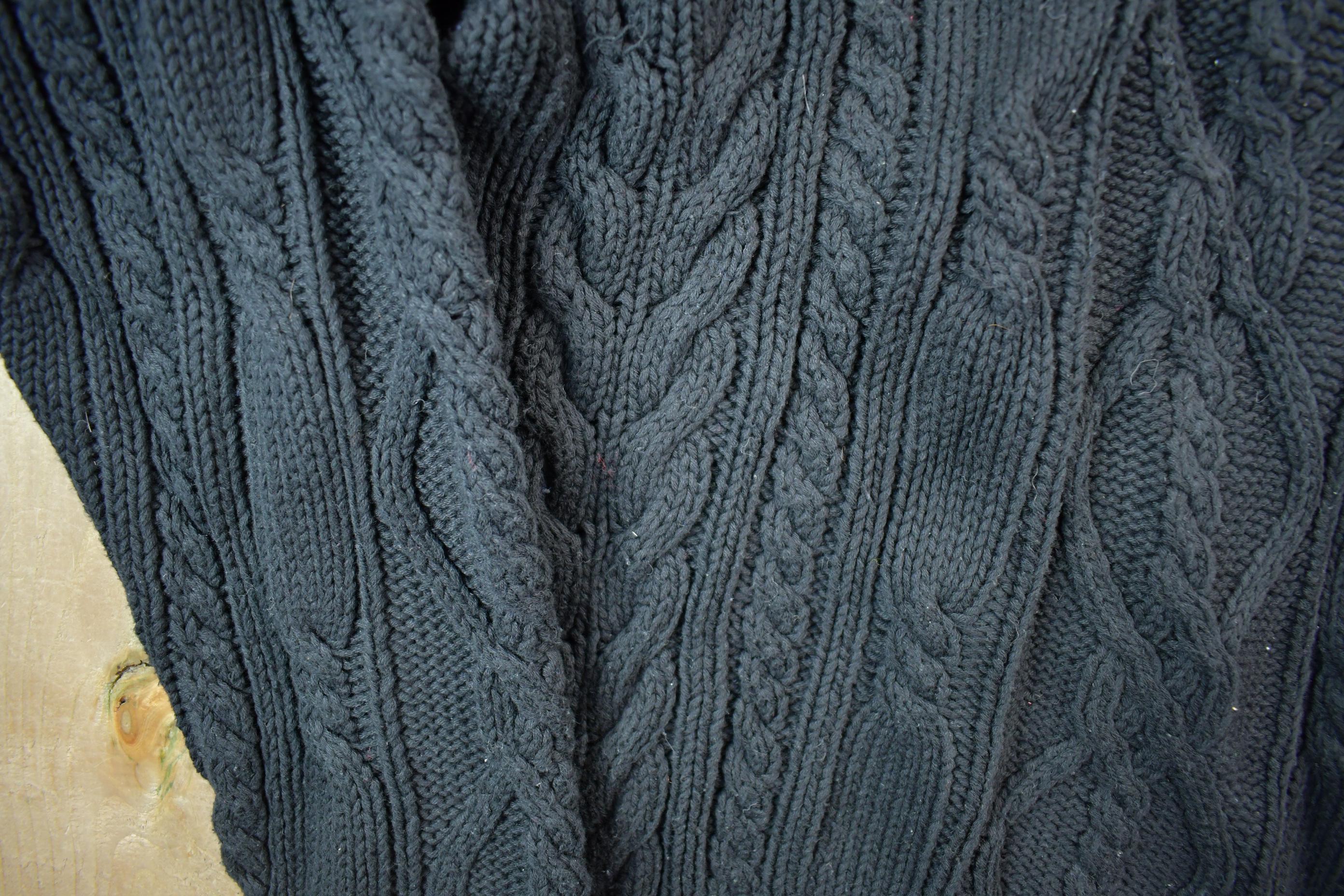Vintage 1990s Black Cable Knit Hoodie Sweater / Vintage 90s Crewneck / Streetwear