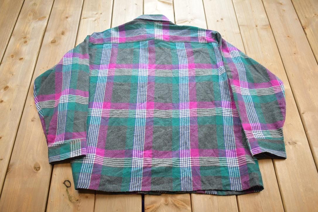 Vintage 1990s Van Heusen Flannel Plaid Button Up Shirt
