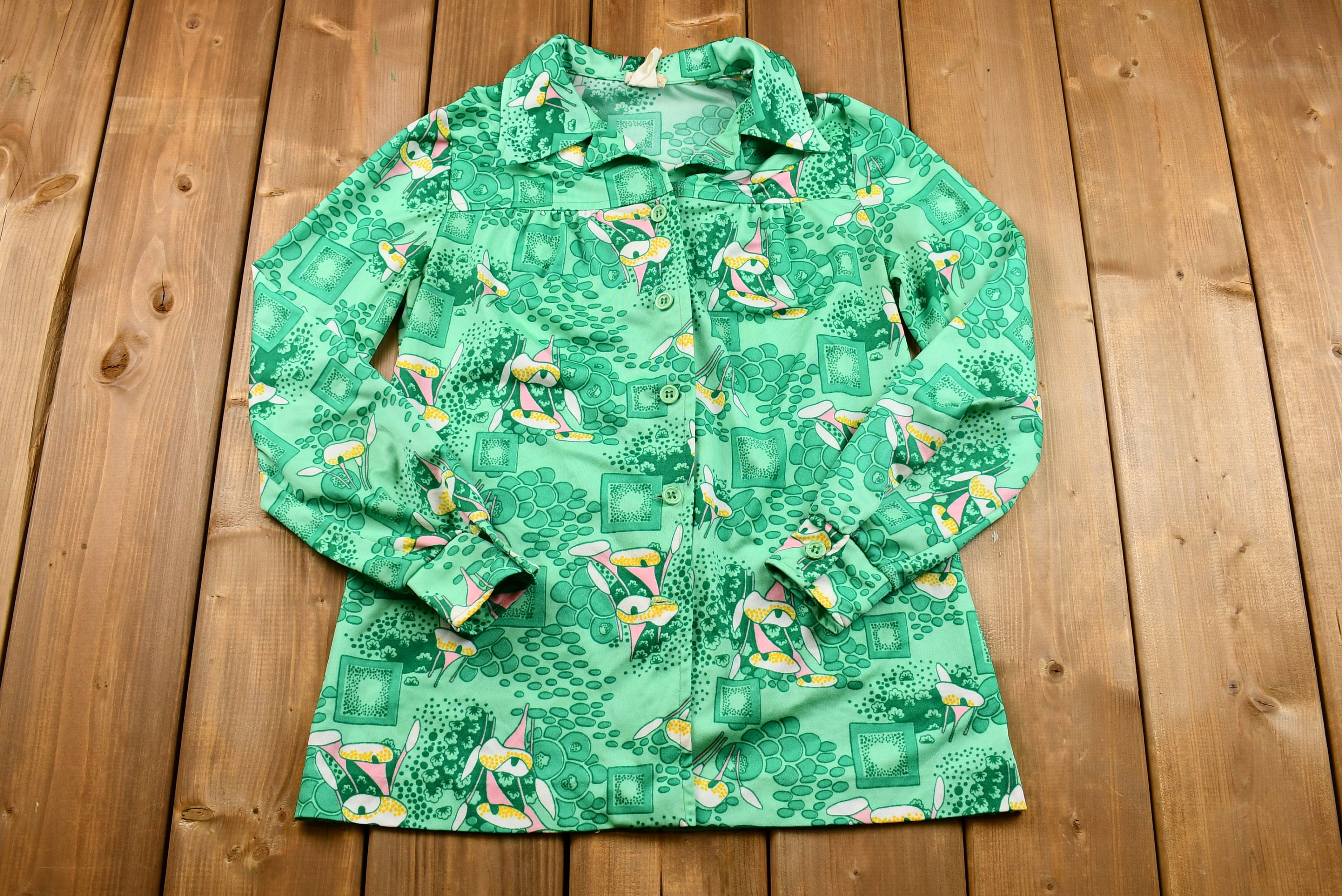 Vintage 1970s Abstract Button Up Polyester Blouse  True Vintage  Dagger Collar  Retro Style  1970s Fashion