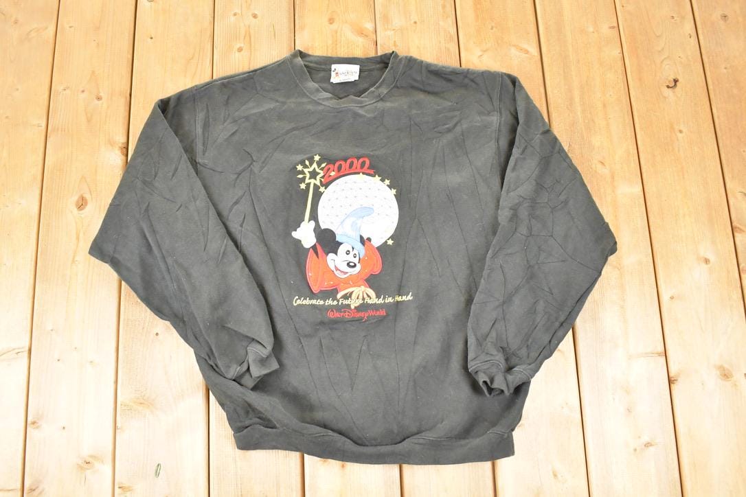 Vintage Y2K Walt Disney World Embroidered Crewneck Sweater Men's M