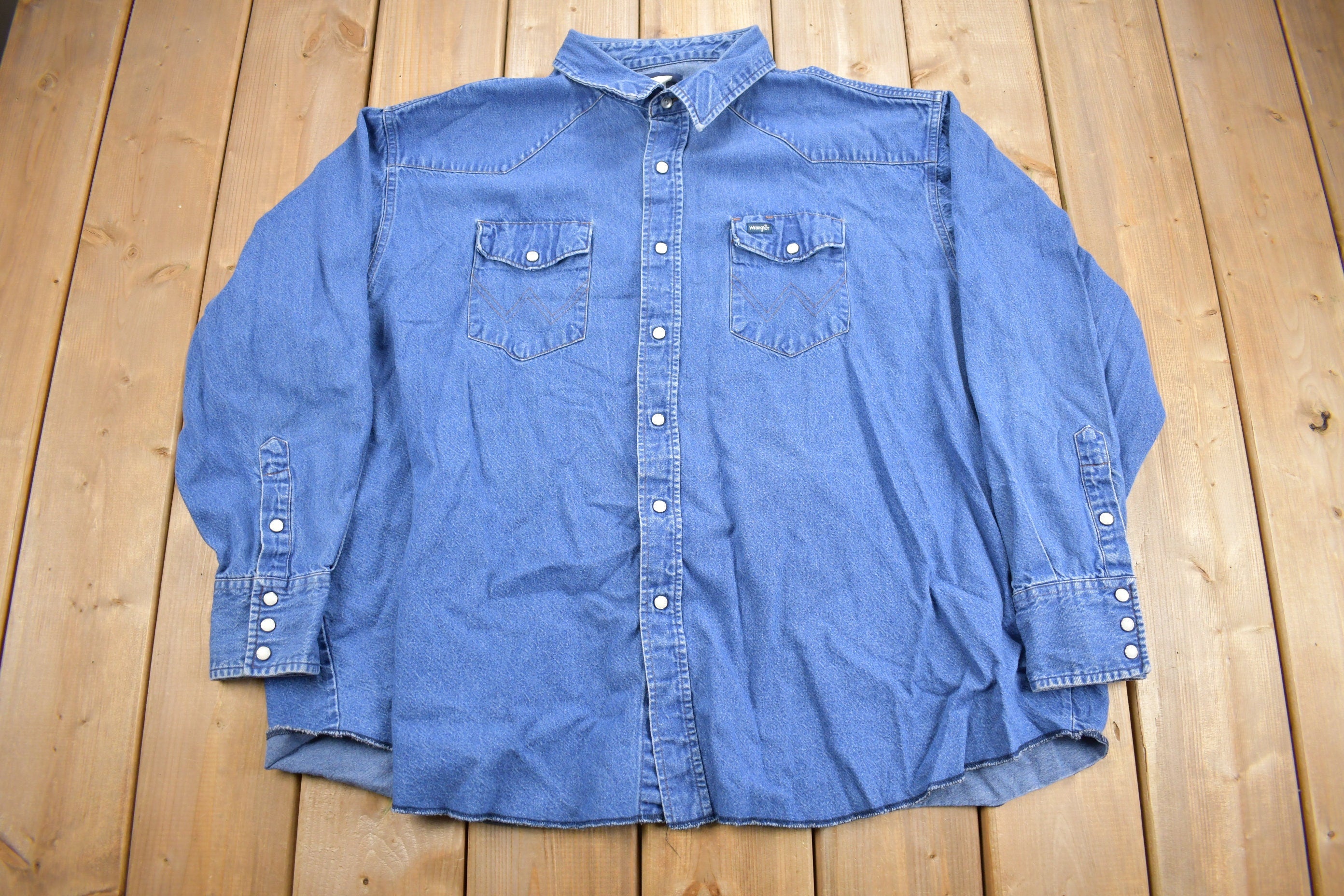 Vintage 1990s Wrangler Western Style Denim Snap Button Shirt