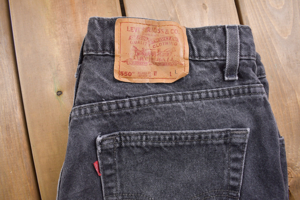 Vintage 1990s Levi's 550 Red Tab Jeans Size 32 x 31