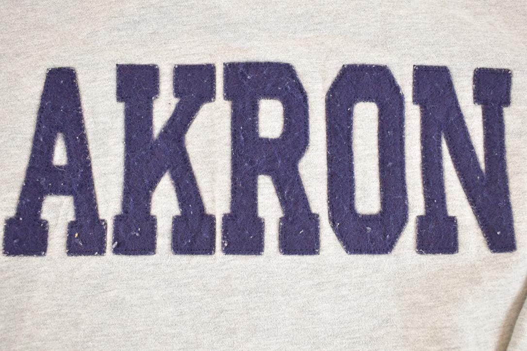 Vintage 1990s Akron Ohio Jansport Big Text Souvenir Crewneck Sweatshirt Mens L