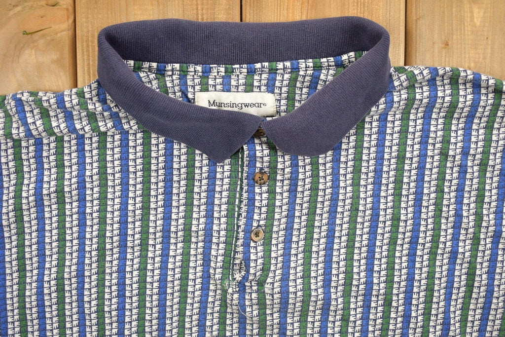 Vintage 1990s Munsingwear All Over Print Collared Polo Shirt / Vintage Polo Shirt / Streetwear / Button Up Shirt / Abstract Pattern