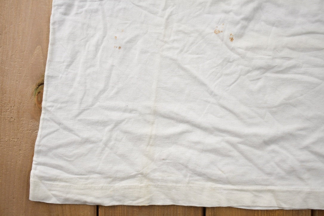 Vintage 1990 Ocean Fishes Theme Bonfire Graphic T-Shirt Single Stitch