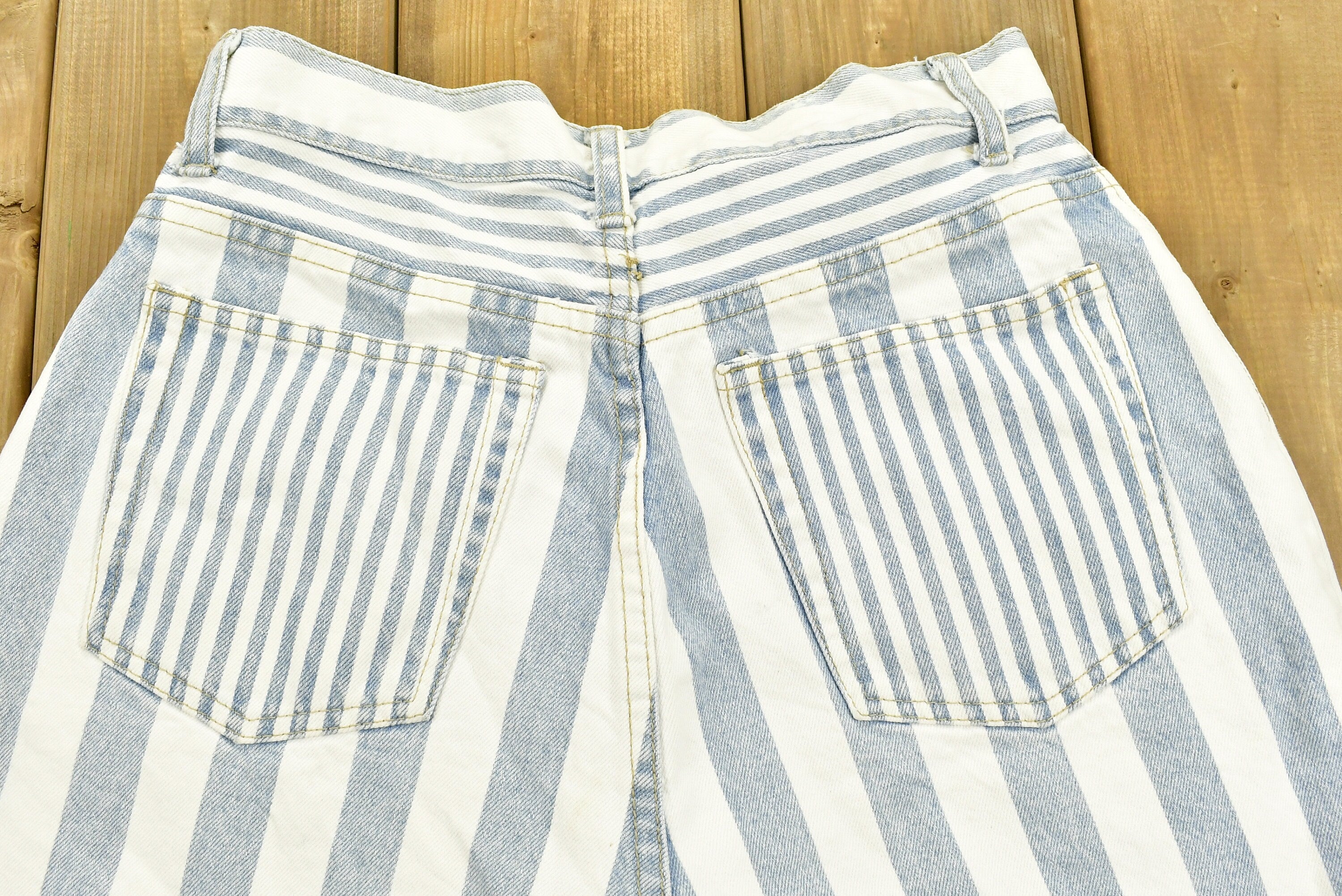 Vintage 1990s Denim Striped Women's Jean Shorts Size 11 Waist 28.5