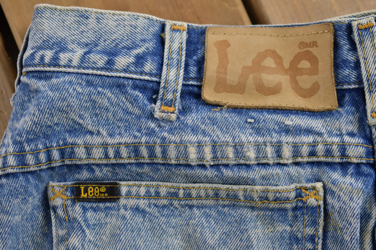 Vintage 1980s LEE Blue Jeans Size 32 x 33.5 / Streetwear Fashion / Denim / Union Made In USA / 80s Lee Denim