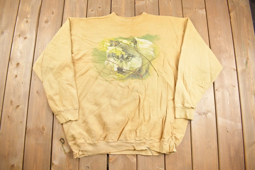 Vintage 1990s Wolf Graphic Crewneck Sweatshirt