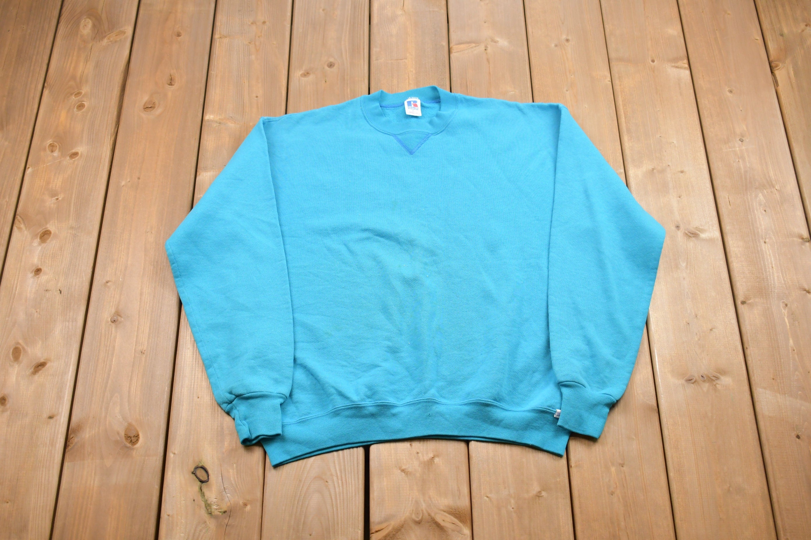 Vintage 1990s Russel Athletic Blank Essential Crewneck Sweatshirt