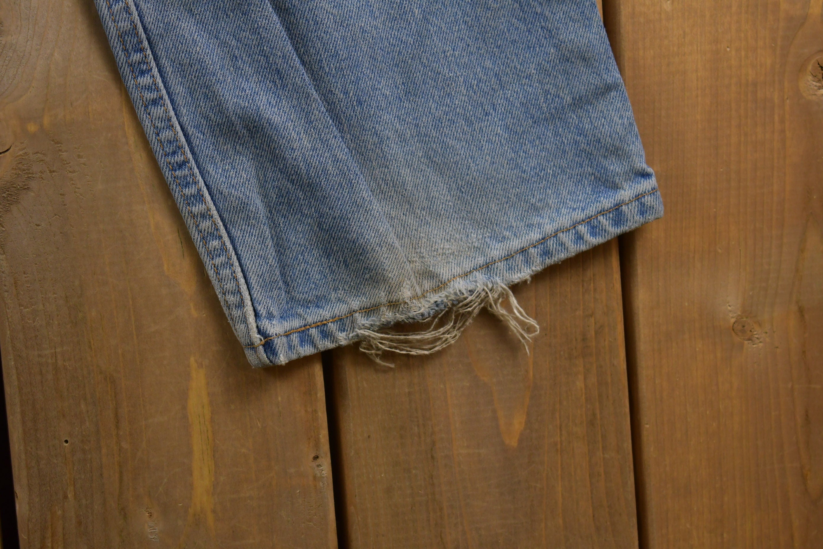 Vintage 1990s Levi's 505 Red Tab Denim Jeans Size 33 x 30
