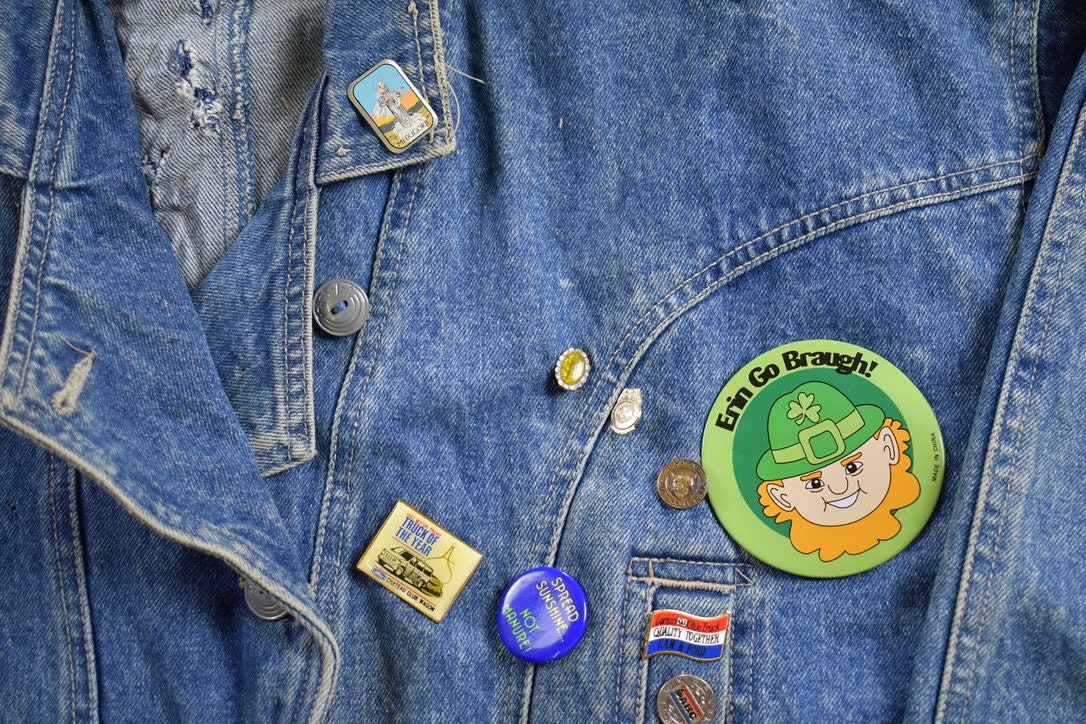 Vintage 1980s Pasta Denim Jean Jacket / Pins / Vintage Denim / Streetwear / Vintage Fall Outerwear / Fall Jacket / 80s denim