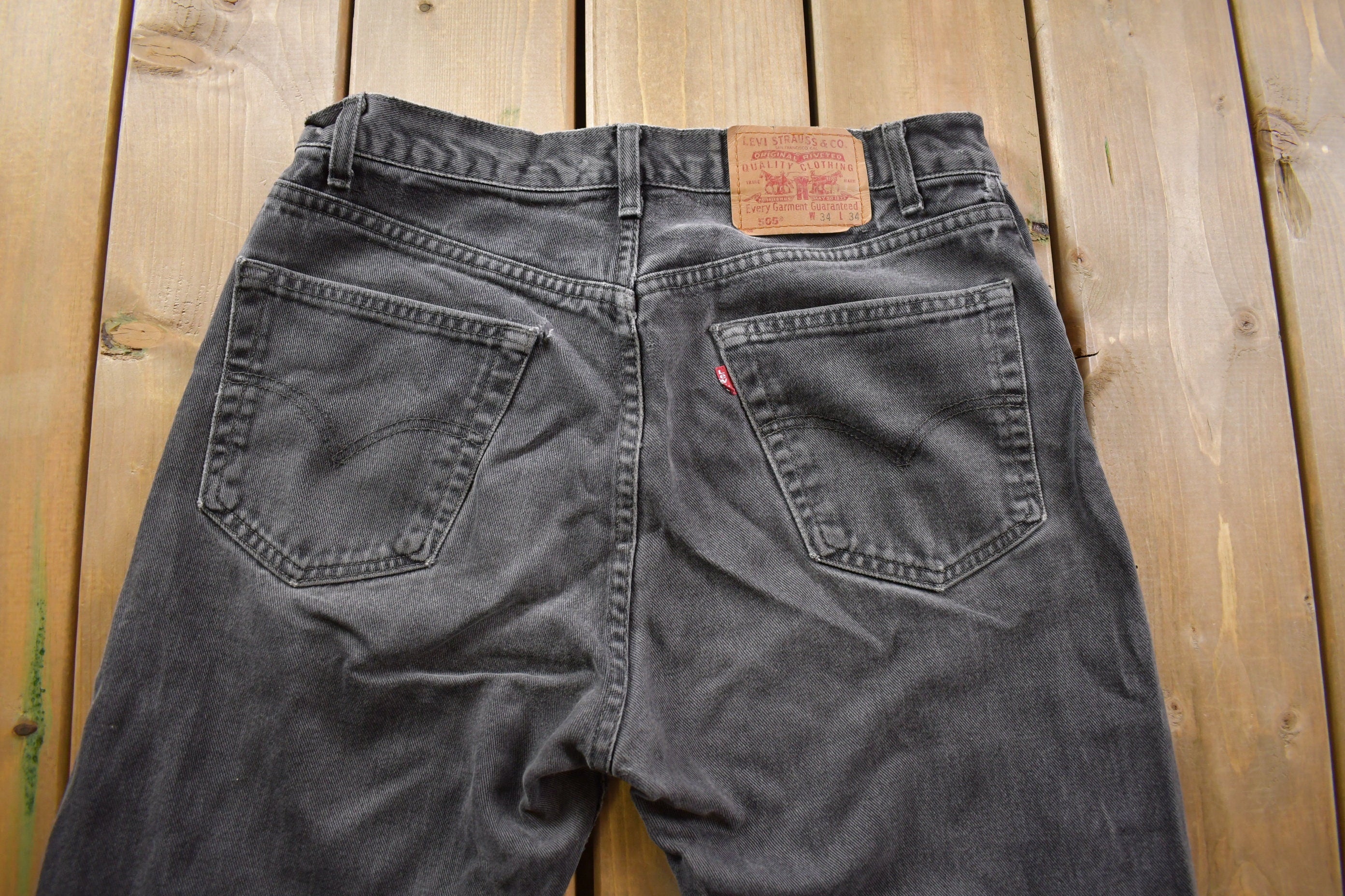Vintage 1990s Levi's 505 Red Tab Denim Jeans Size 34 x 32