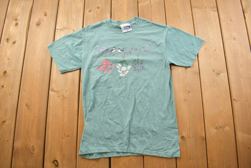 Vintage 90's Birds and Flowers Cute Animal Themed T-Shirt