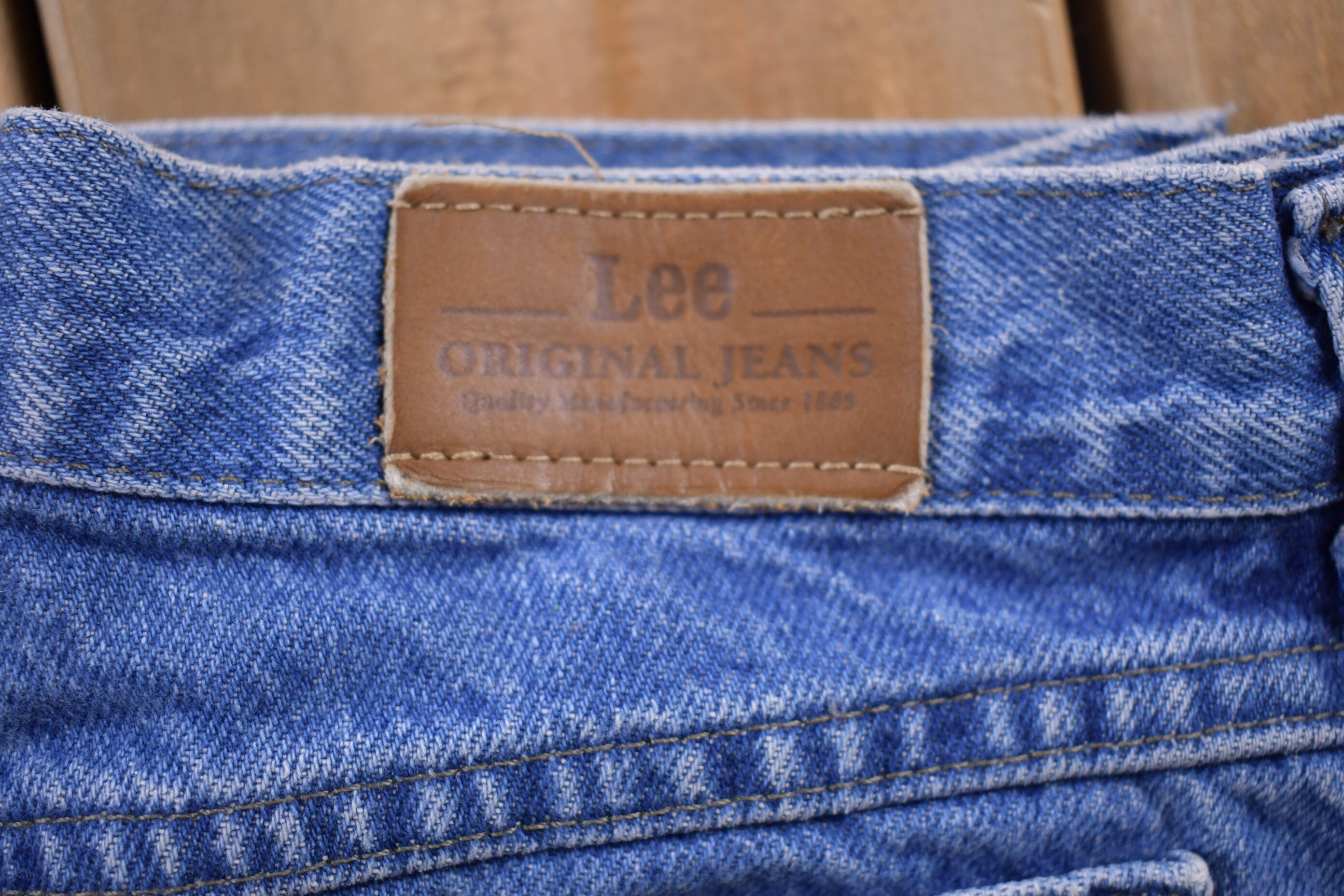 Vintage 1990's Lee Blue Jeans 28 x 30 / Basic Blue Jeans / Essentials / American Vintage / Streetwear Fashion / Vintage Pants