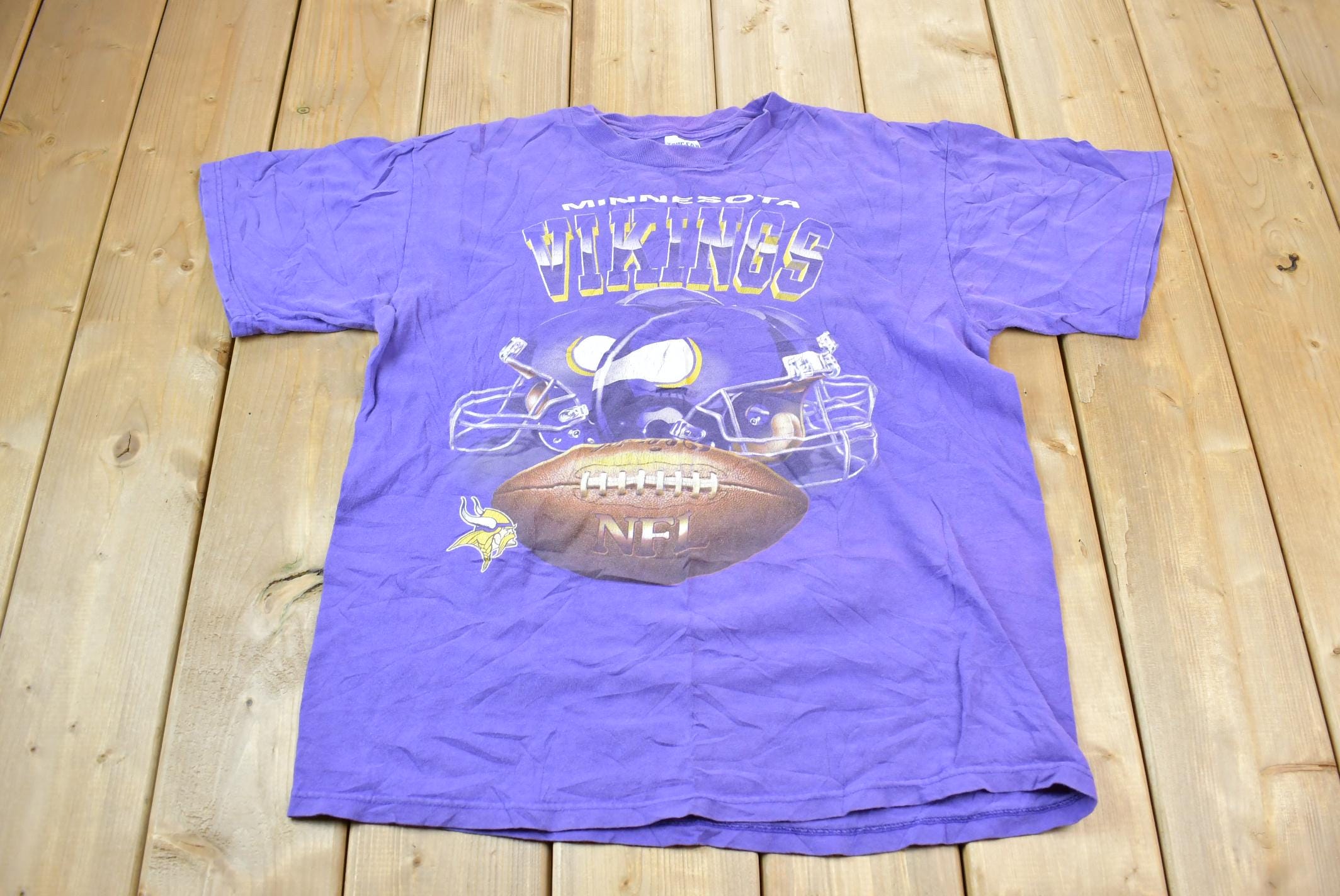 Vintage 1990s Minnesota Vikings NFL Graphic T-Shirt / NFL / 90s Streetwear / Sportswear / Faded