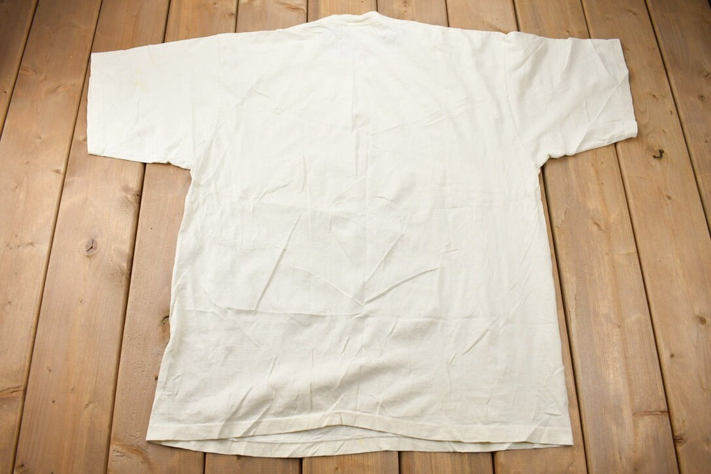 Vintage 1990s Animals on a Boat rainbow Graphic T-Shirt