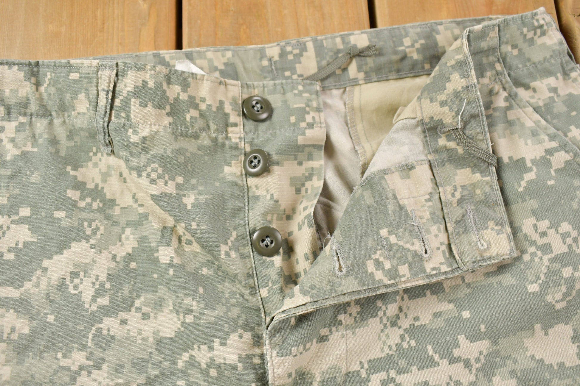 Vintage 2000 Military Digital Camouflage Cargo Pocket Pants Size 32 x 28