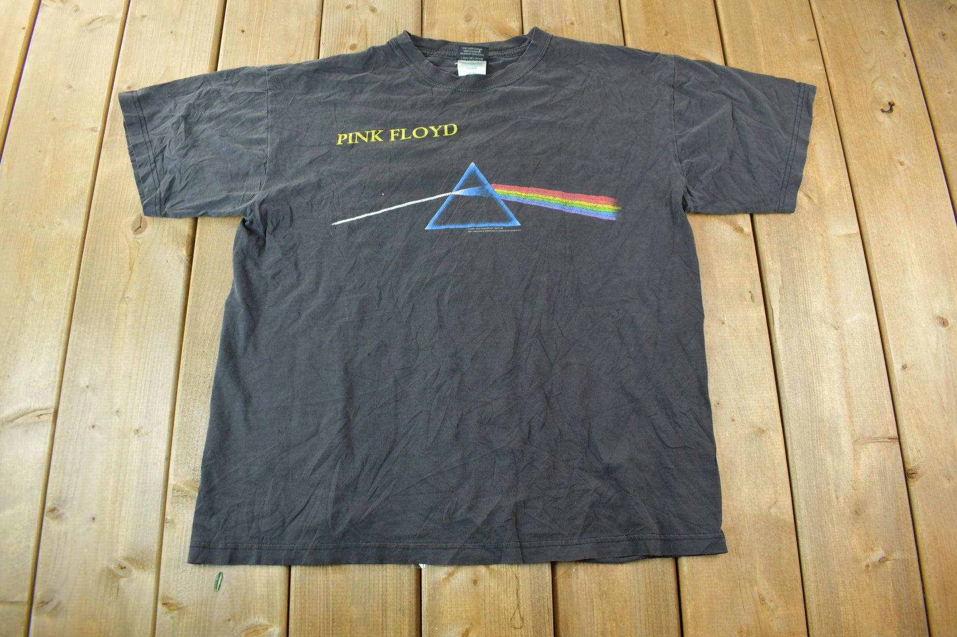 Vintage 2001 Pink Floyd Dark Side Of The Moon Graphic Band T-Shirt