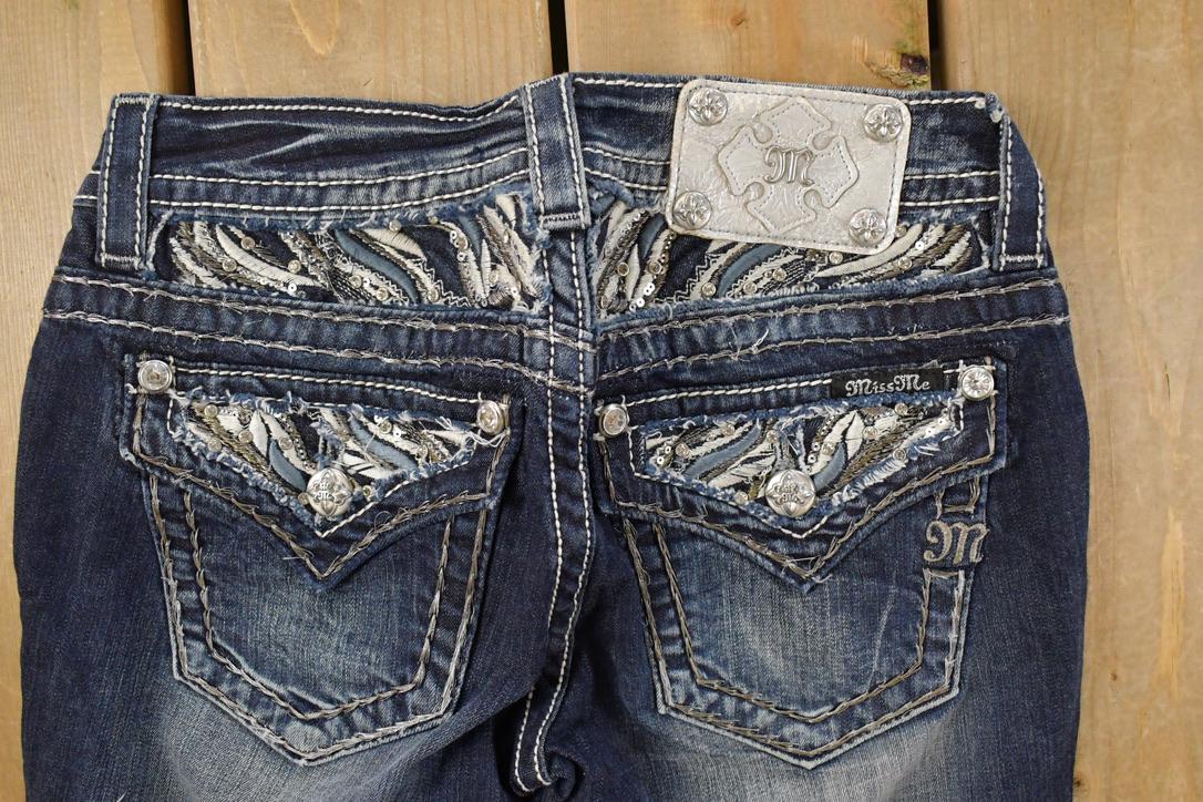 Vintage Deadstock Y2K Miss Me Bedazzled Low Rise Jeans Women's Size 26x31