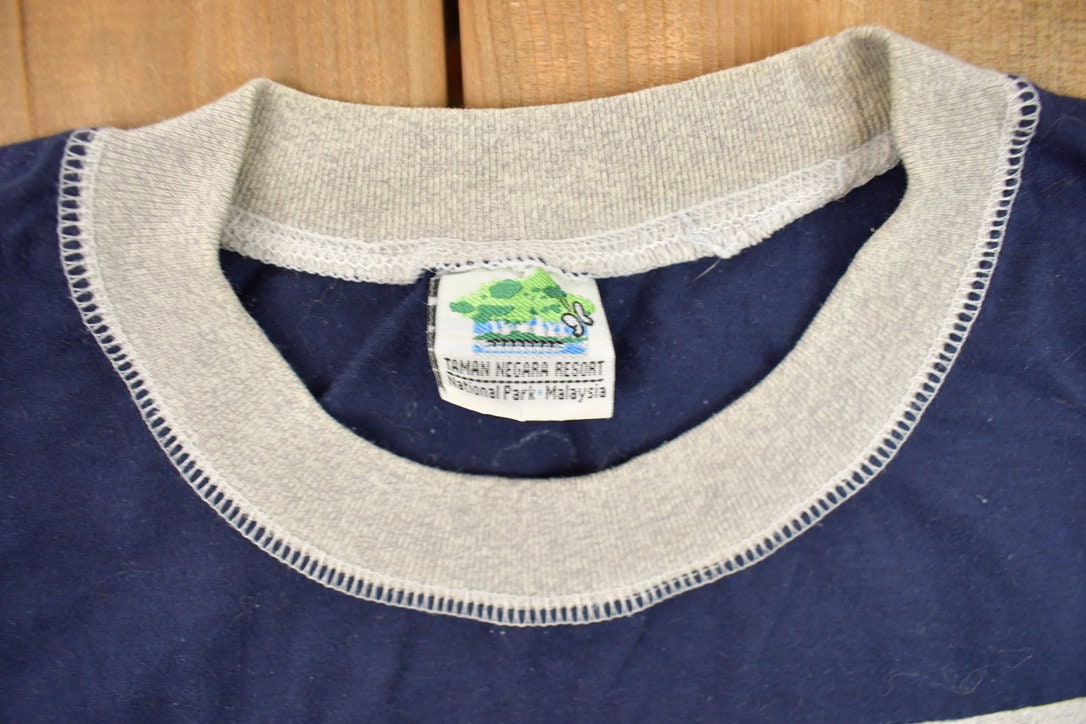 Vintage 1980s Taman Negara Resort Malaysia National Mark Souvenir T Shirt