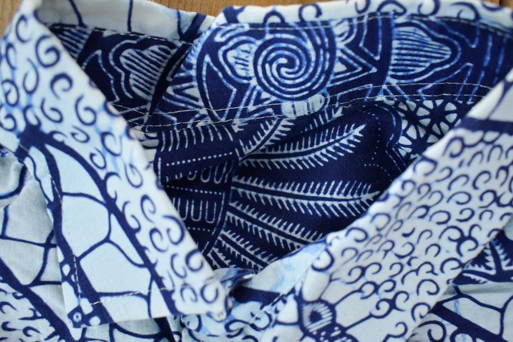 Vintage 1990s Crazy Pattern Abstract Button Up Shirt /