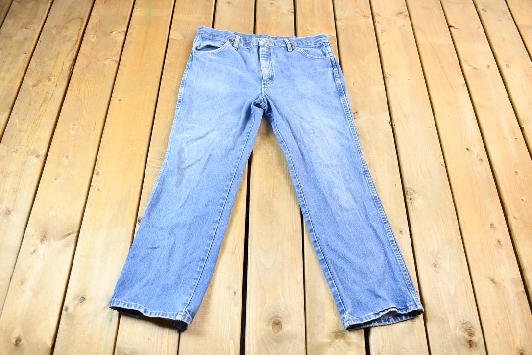 Vintage 2000's Relaxed Fit Wrangler Blue Jeans 34 x 27