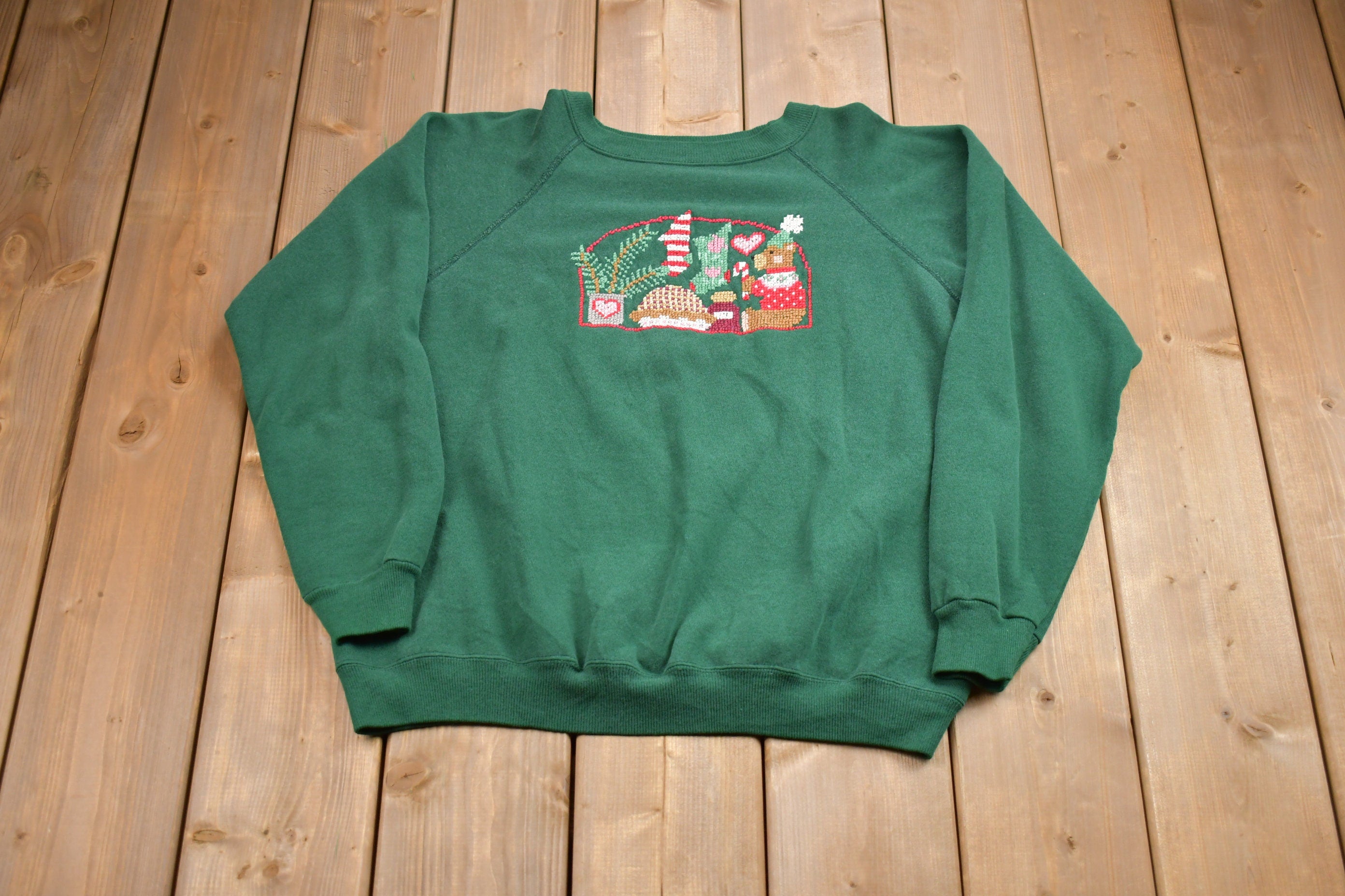 Vintage 1990s Christmas Embroidered Crewneck , Vintage Sweatshirt , Teddy Bear Print , Pullover Sweatshirt , Made In USA , Raglan Cut
