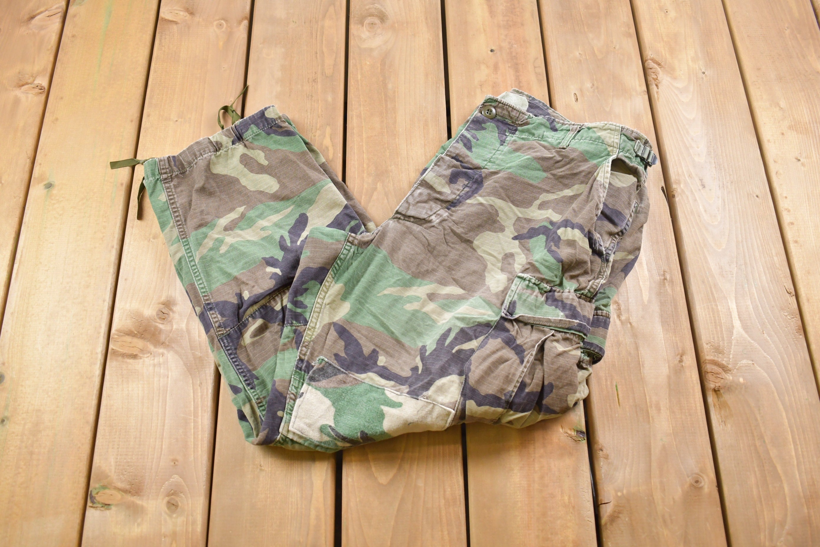 Vintage 1990s Military Woodland Camouflage Cargo Pocket Pants / Streetwear / Army Pants / Military Pant's / Vintage Cargos / Made In