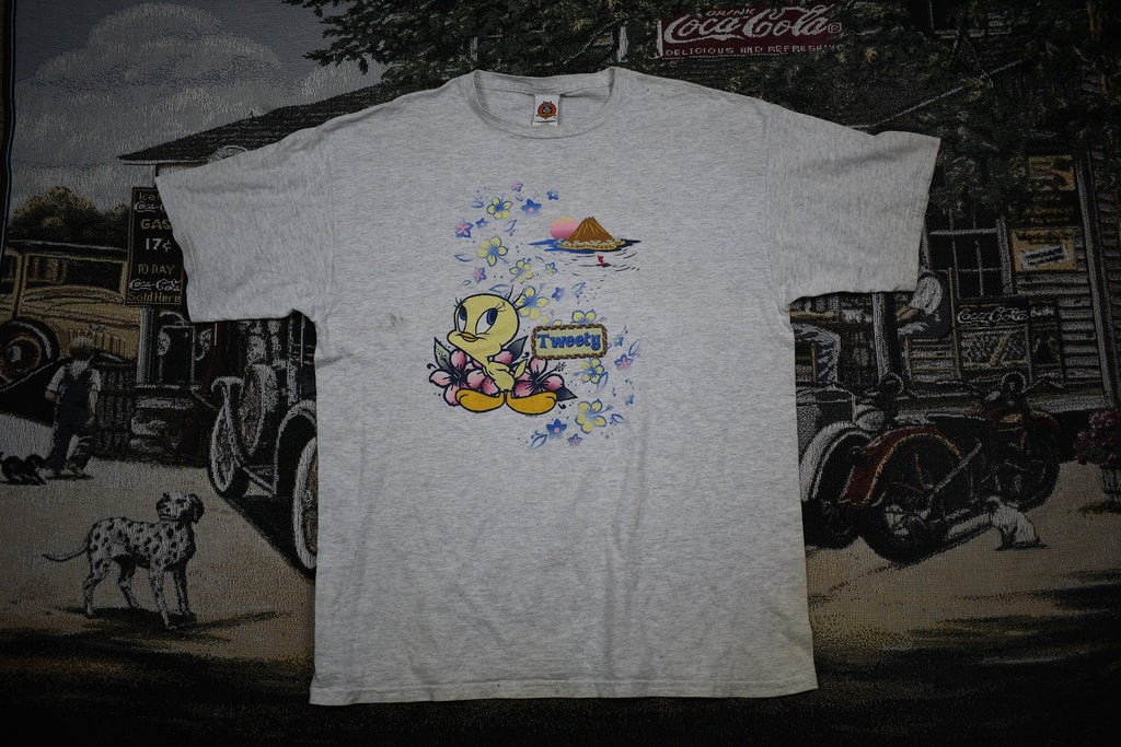 Vintage 1990s Looney Tunes Tweety Bird Graphic T Shirt
