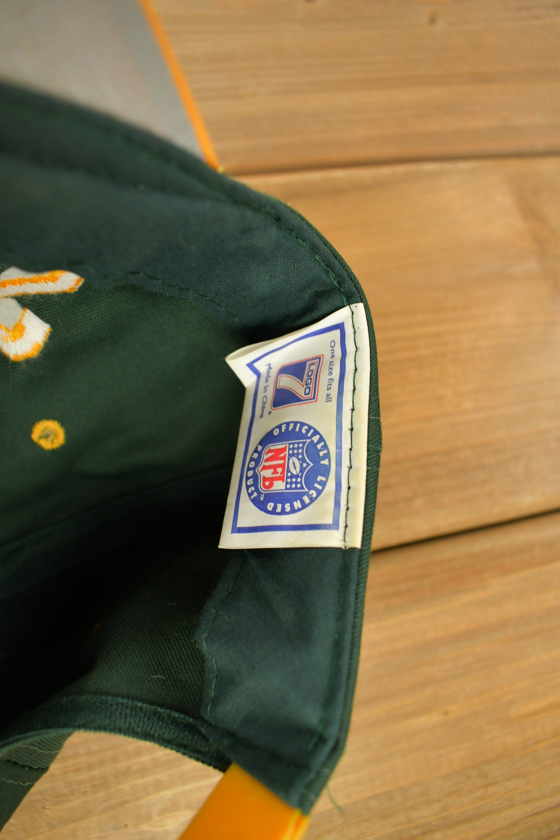 Vintage 1990s Green Bay Packers NFL logo 7 Snap Back Hat