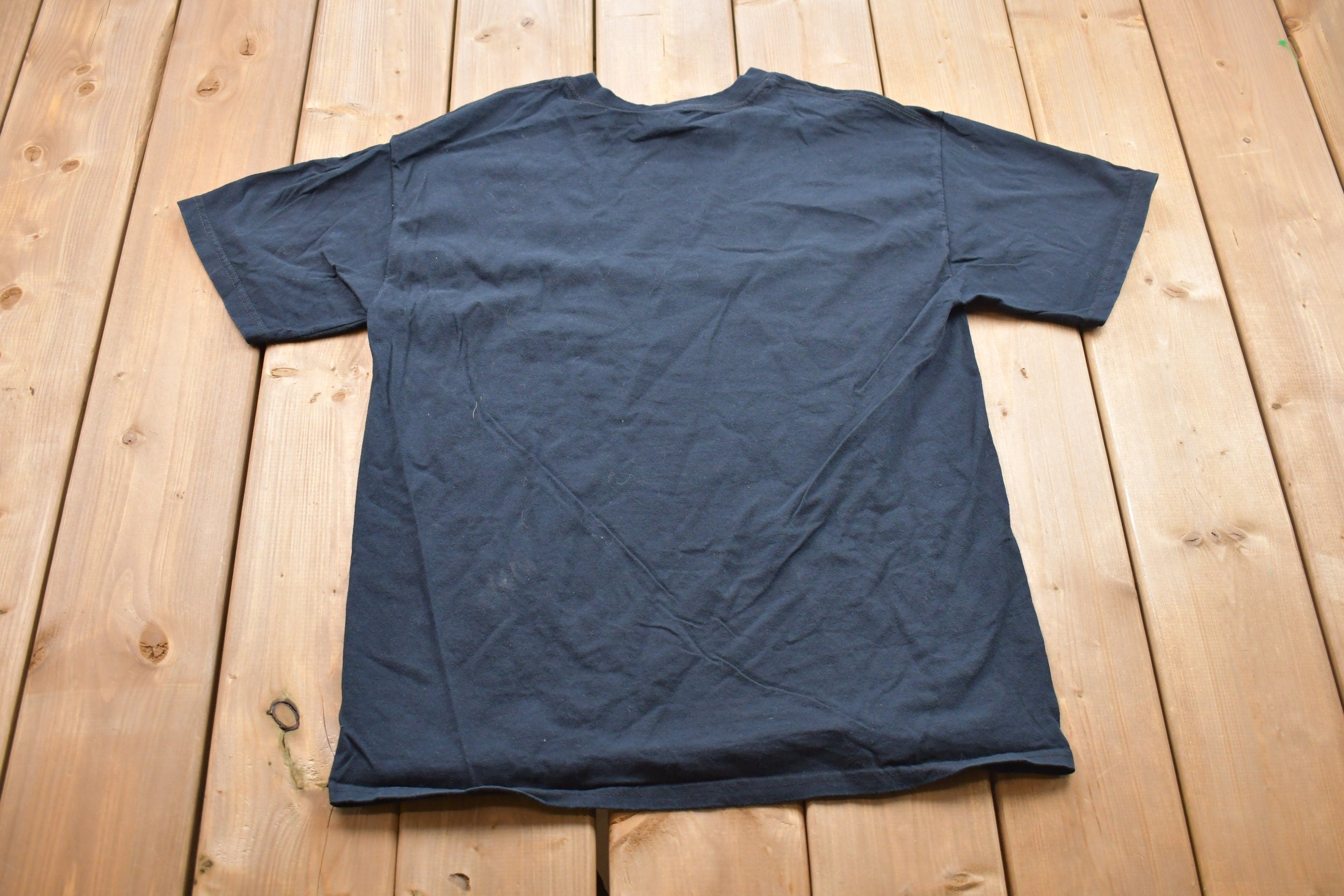 Vintage 2001 Elvis Presley T-shirt Band Tee King of Rock