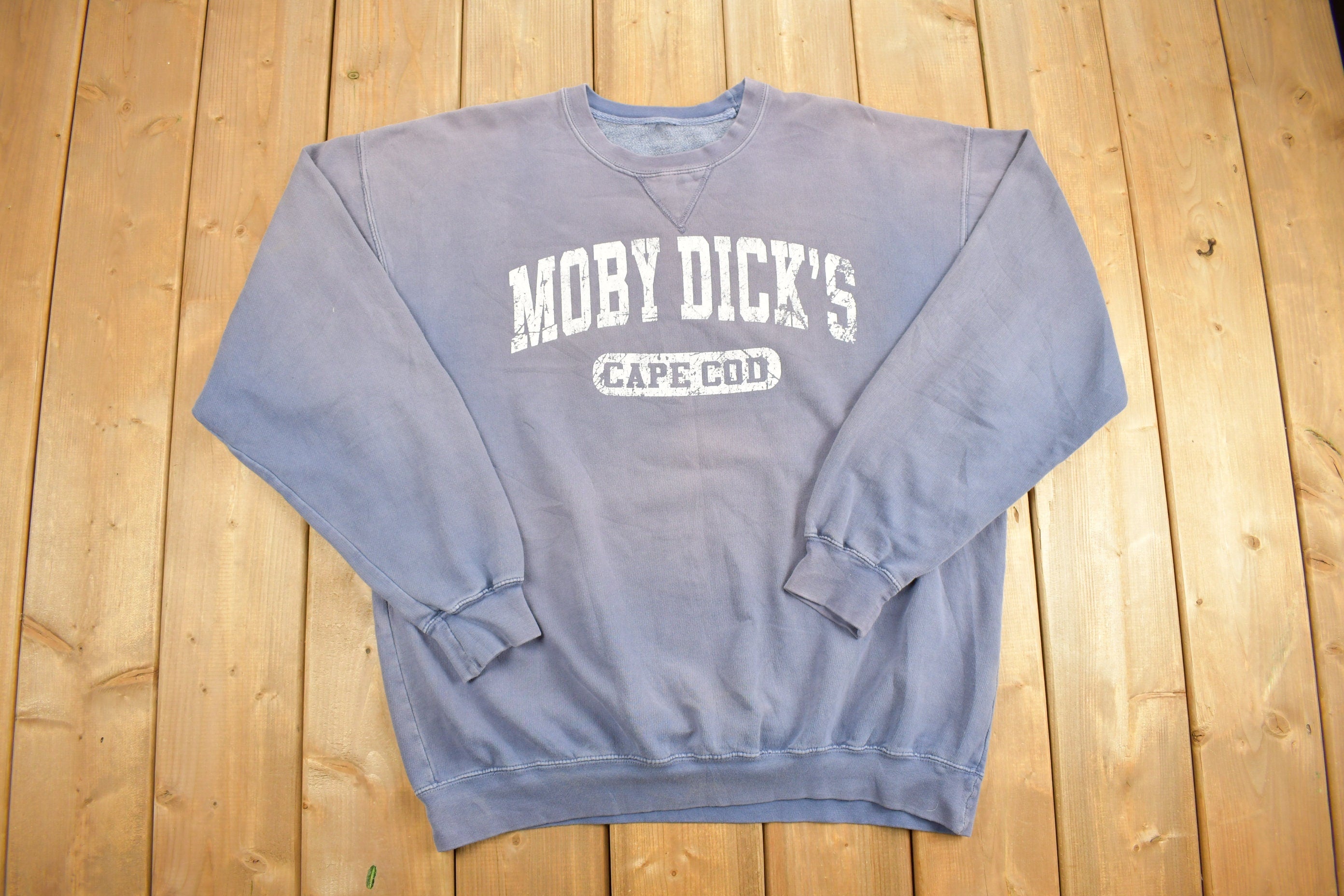 Vintage 1990s Moby Dicks Cape Cod Crewneck Sweatshirt / 90s Crewneck / Souvenir Sweater / Streetwear / Travel And Vacation / Tourist