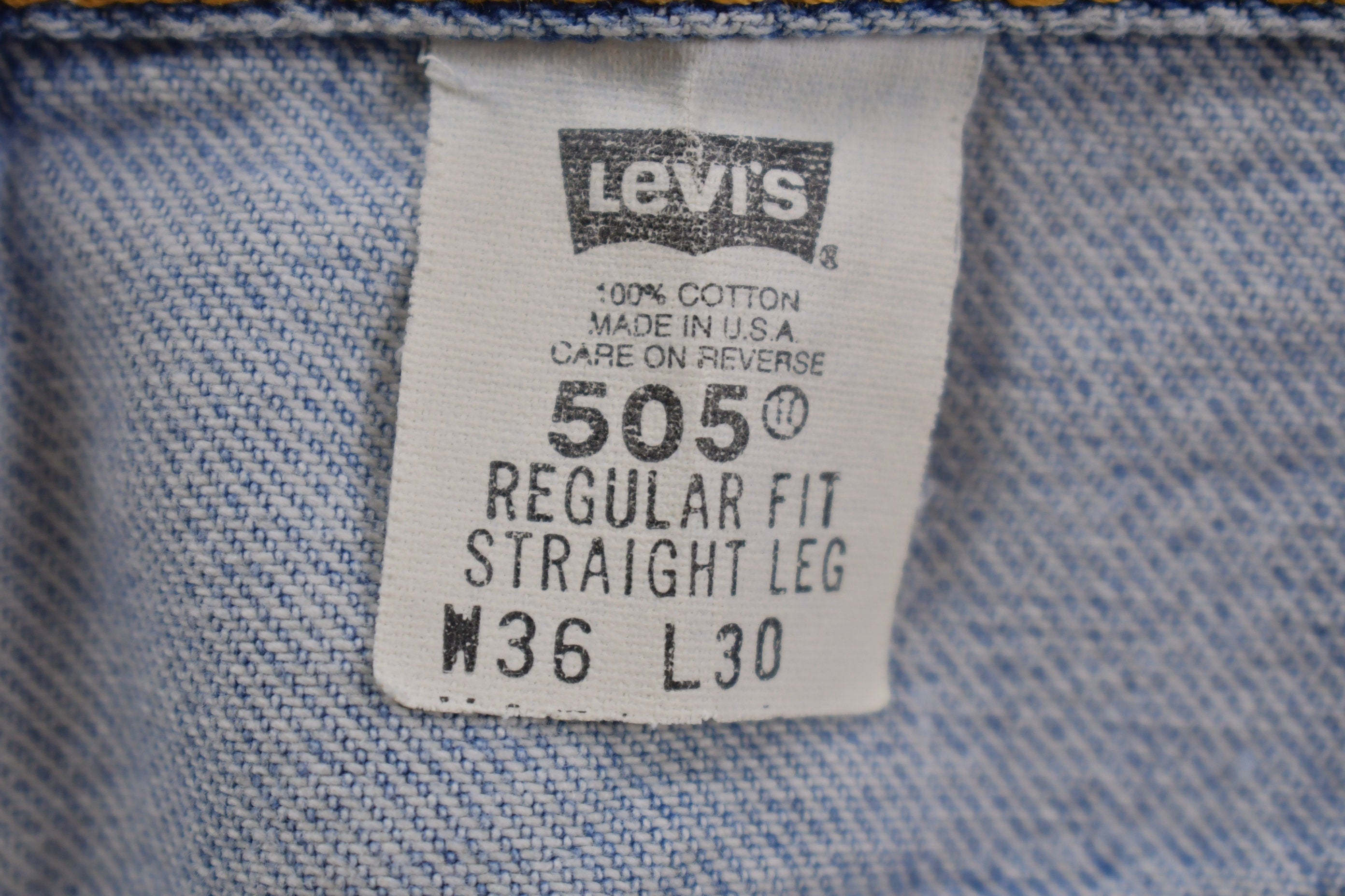 Vintage 1990s Levi's 505 Red Tab Denim Jeans Size 33 x 30