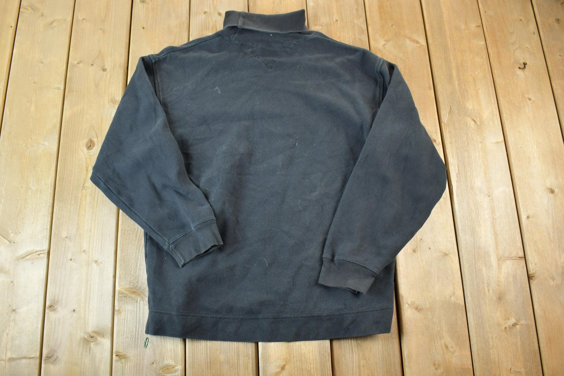 Vintage 1990s Tommy Hilfiger Outdoor Souvenir Crewneck Sweatshirt