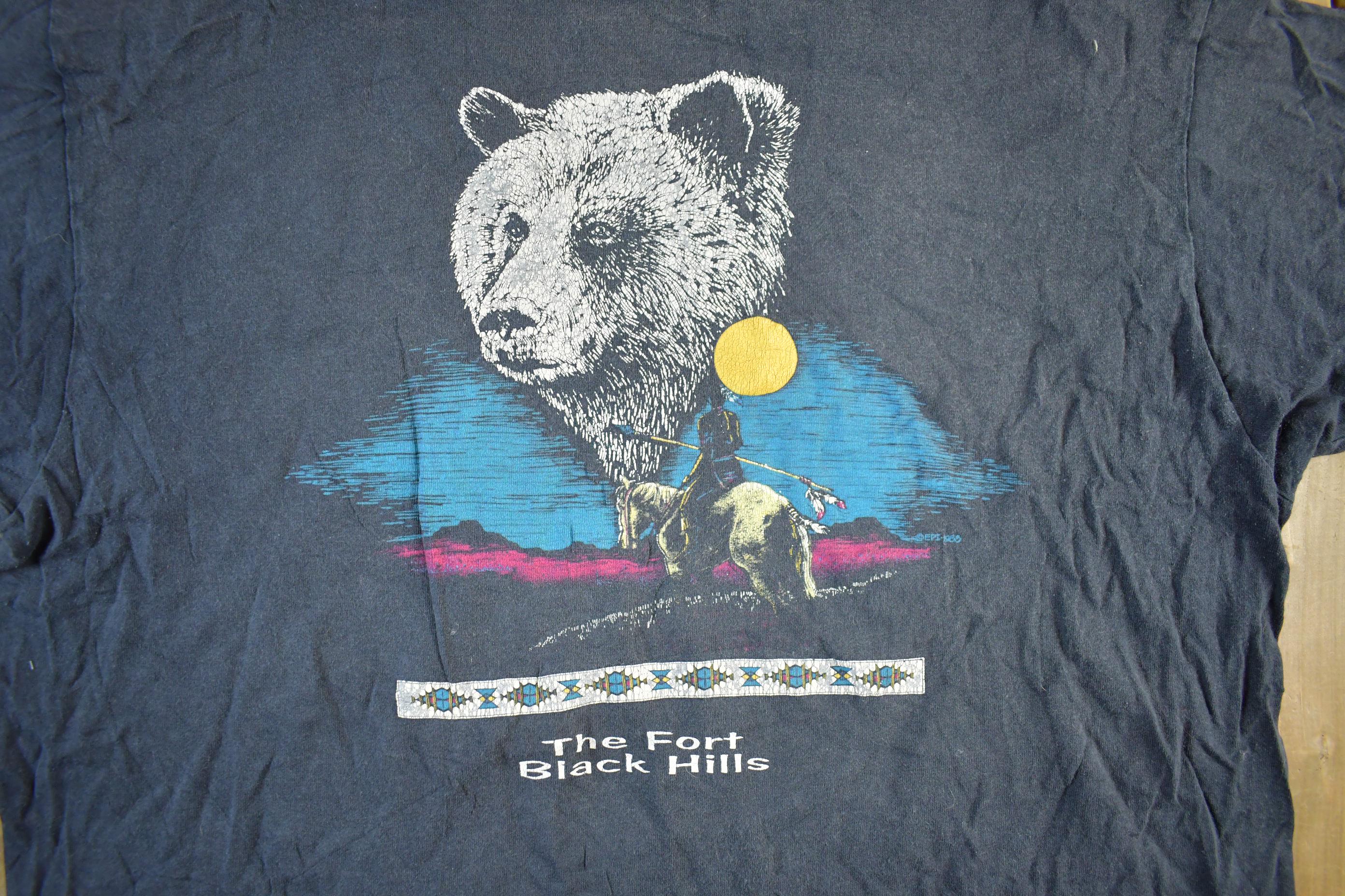 Vintage 1990s Native Black Hills Landscape T-Shirt Men's XL