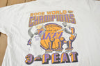 Vintage 2002 Los Angeles Lakers NBA 3 Peat Champs Graphic T-Shirt