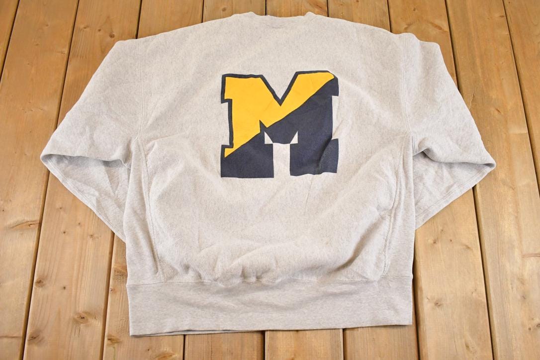 Vintage 1990s Merion Mercy Academy Crewneck Sweatshirt Men's L / NCAA College Spellout / 90s Heavyweight Collegiate Sweater