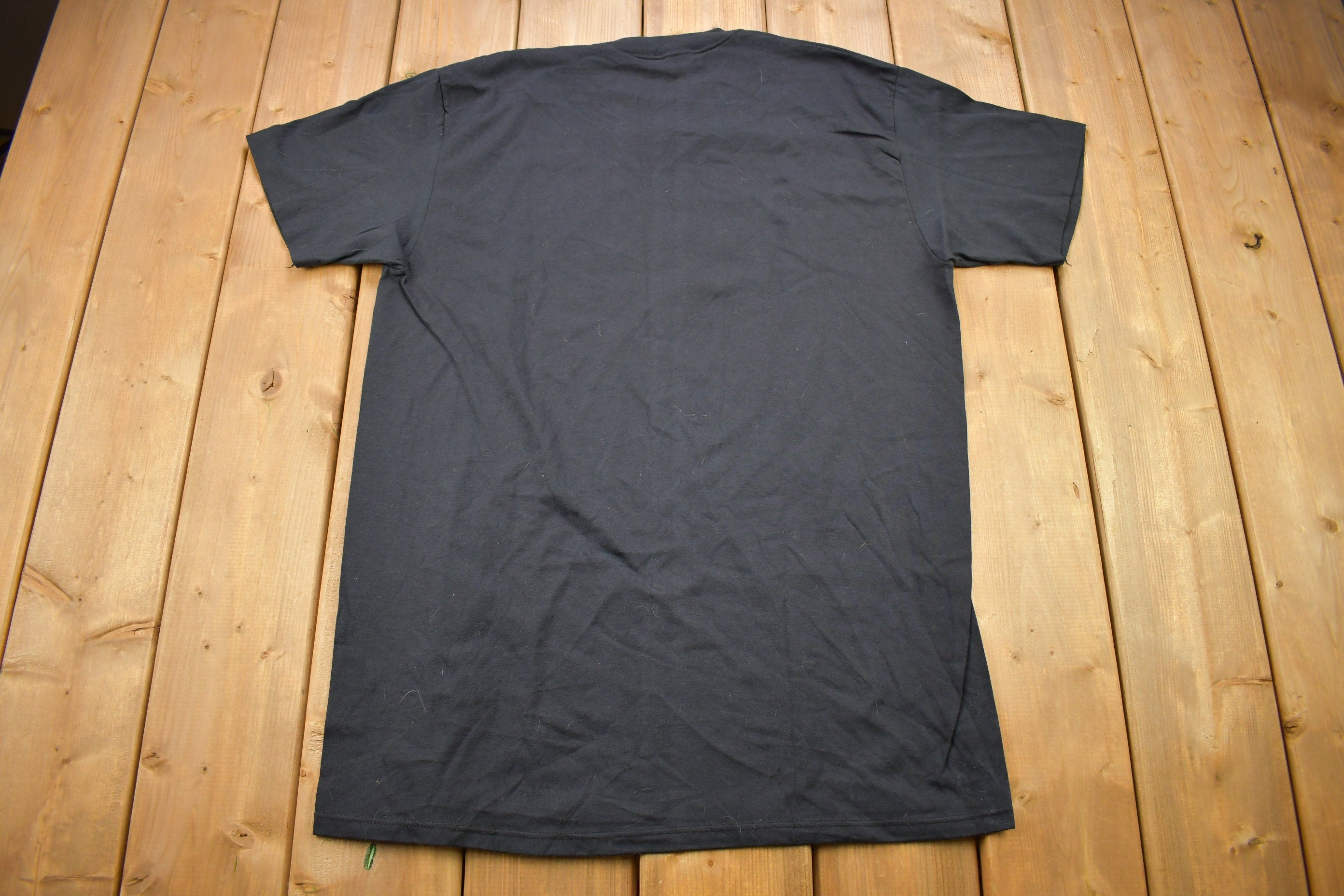 Vintage 1990s Paradise Hawaii Graphic Souvenir T Shirt