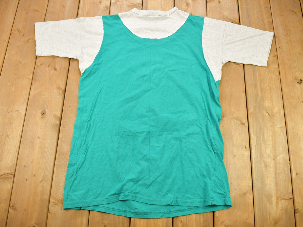 Vintage 1996 Looney Tunes Bugs Bunny Basketball Theme Lounge T-Shirt