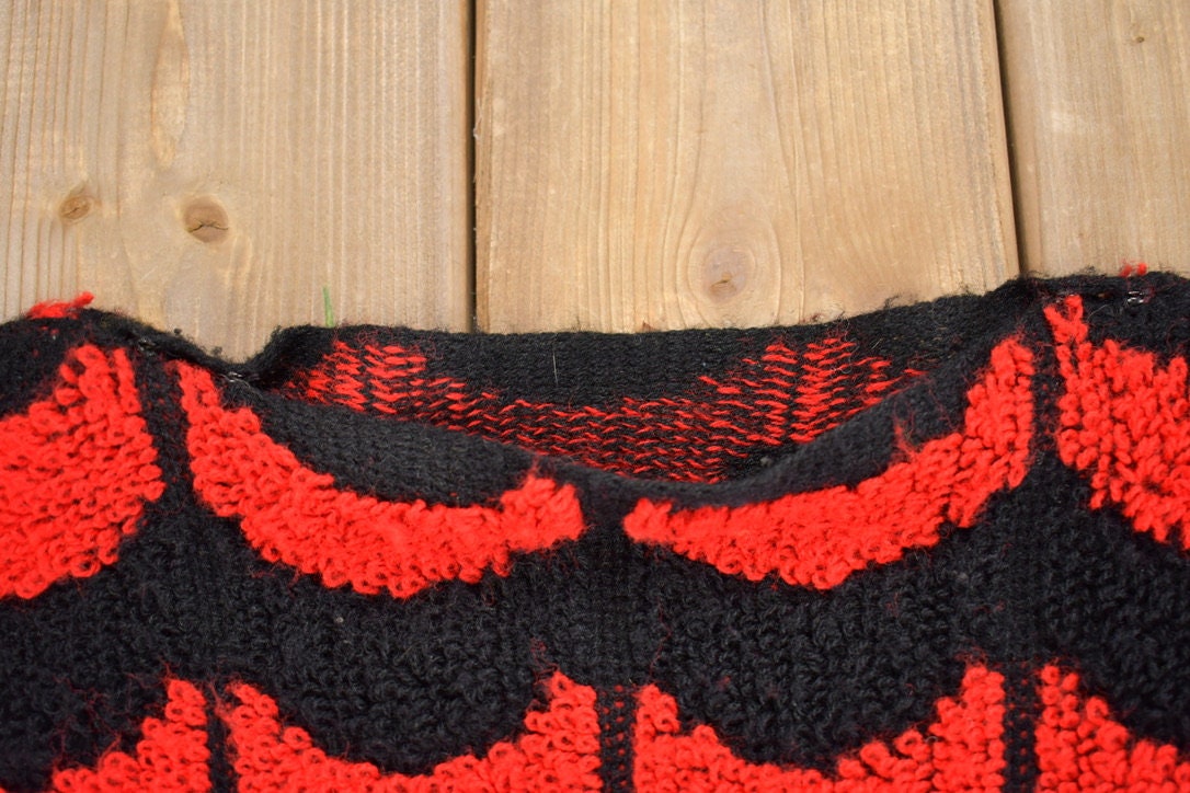 Vintage 1980s Abstract Theme Knit Sweater