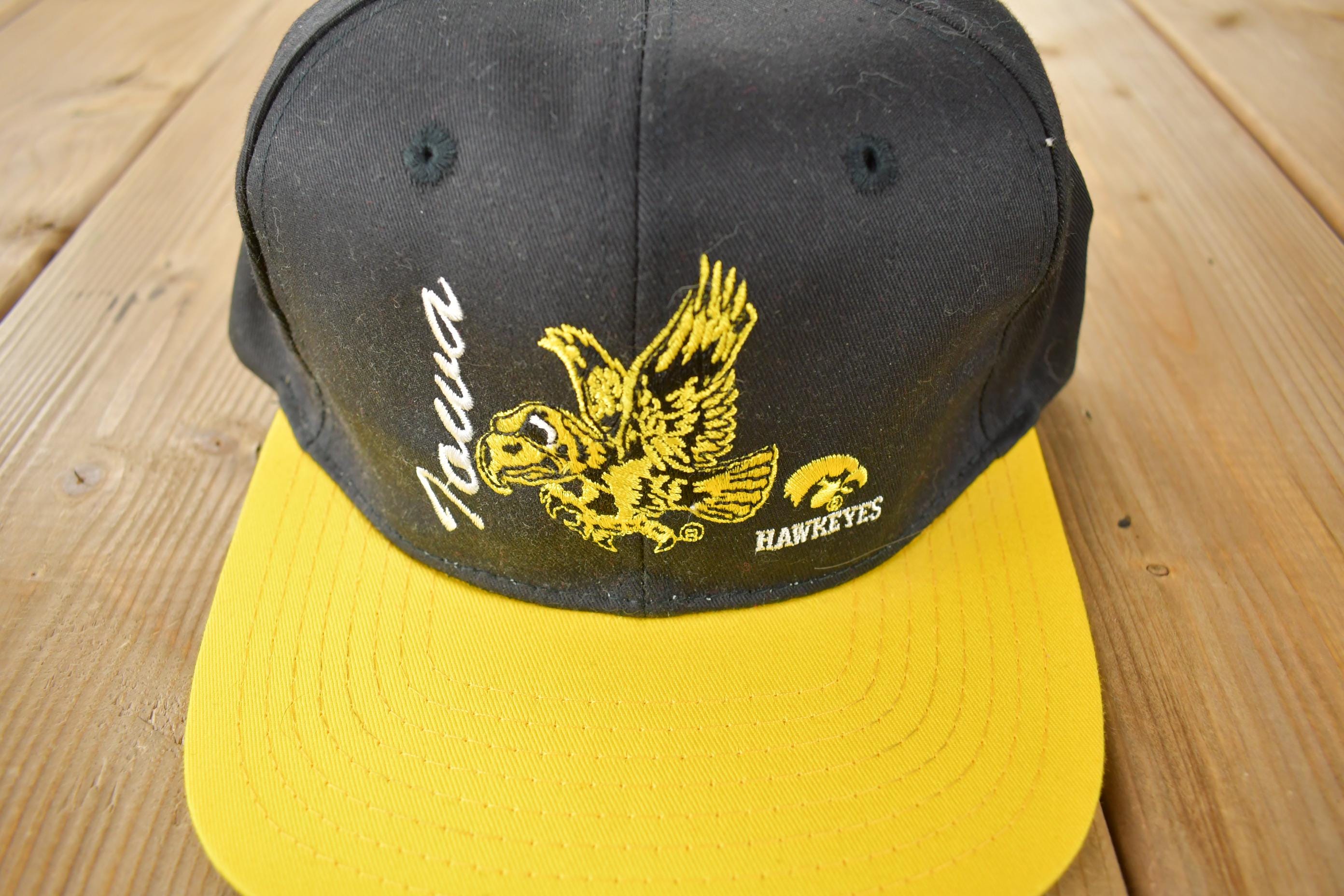 Vintage 1990s University Of Iowa Hawkeyes Collegiate Snap Back Hat