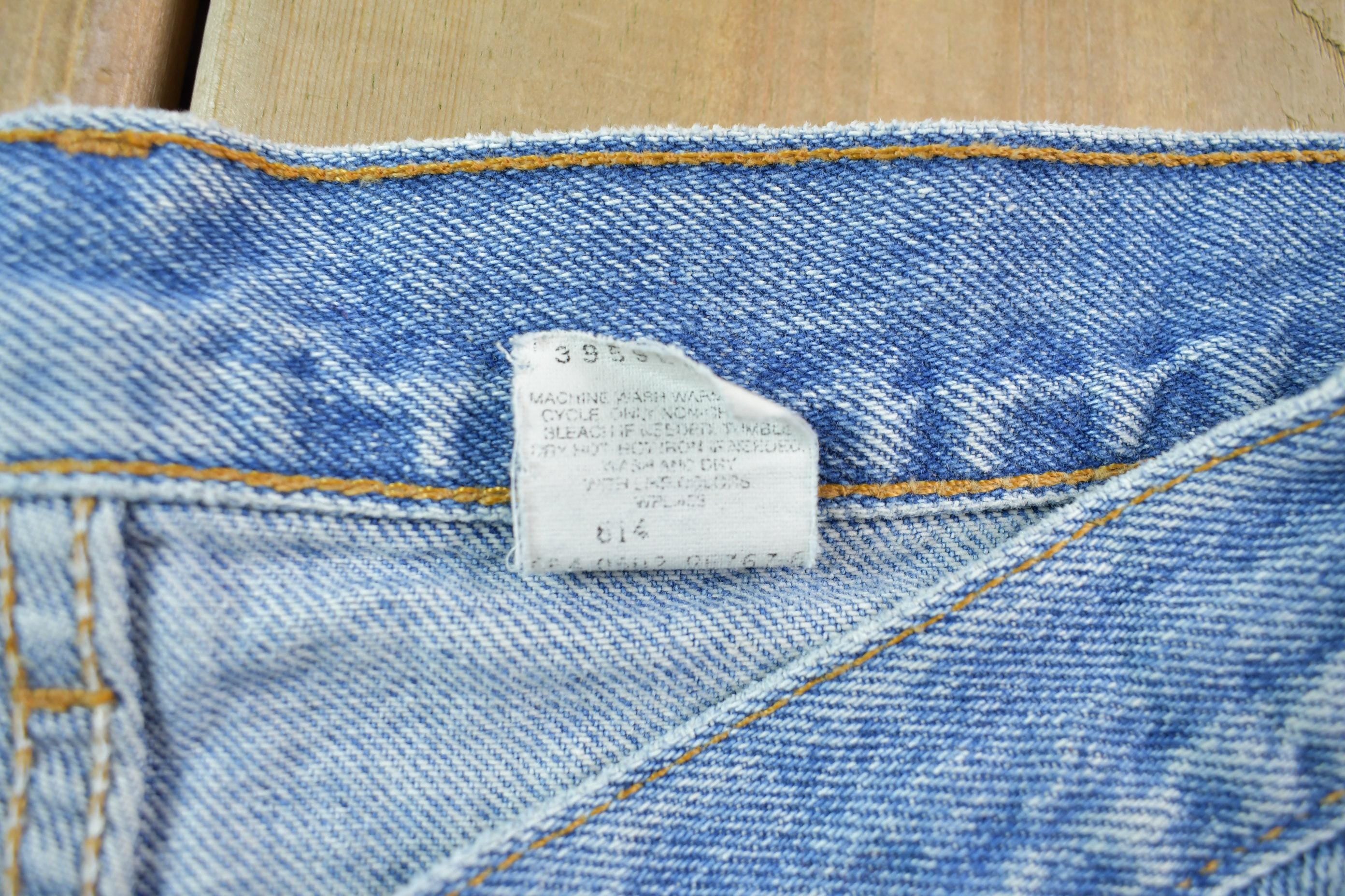 Vintage 1990s Levi's 505 Red Tab Jean Shorts Size 36