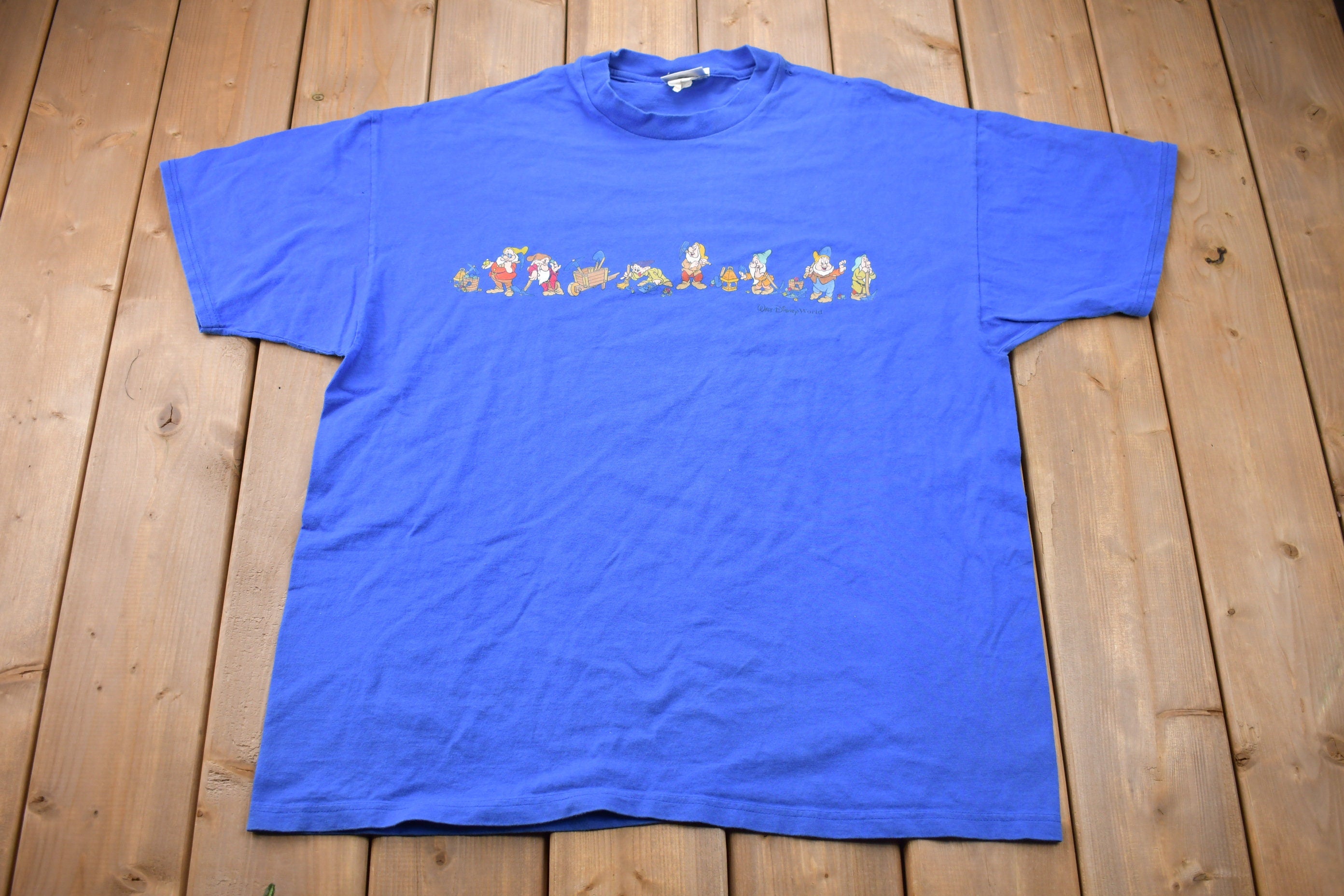 Vintage 1990s Seven Dwarfs Graphic T-Shirt