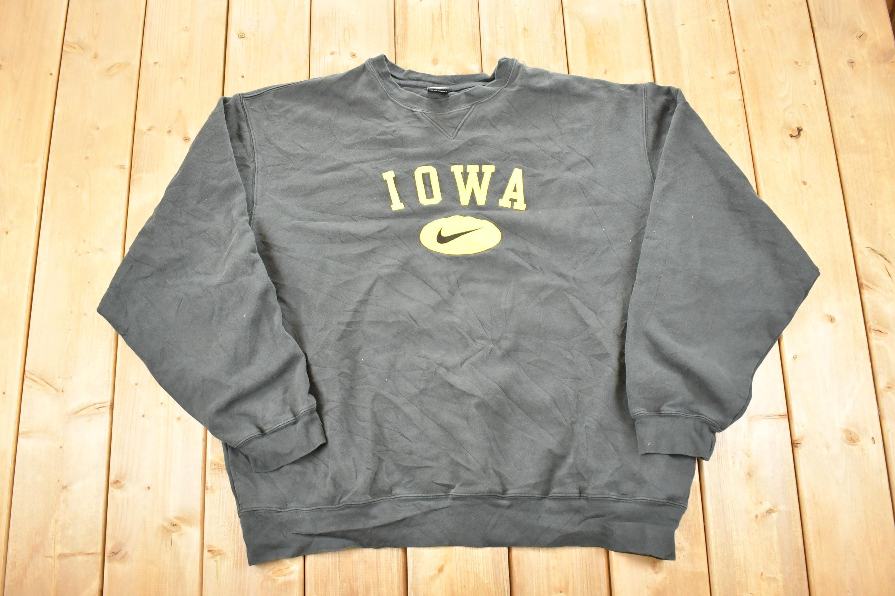 Vintage Y2K Nike Iowa Hawkeyes University Crewneck Sweater Mens XXL