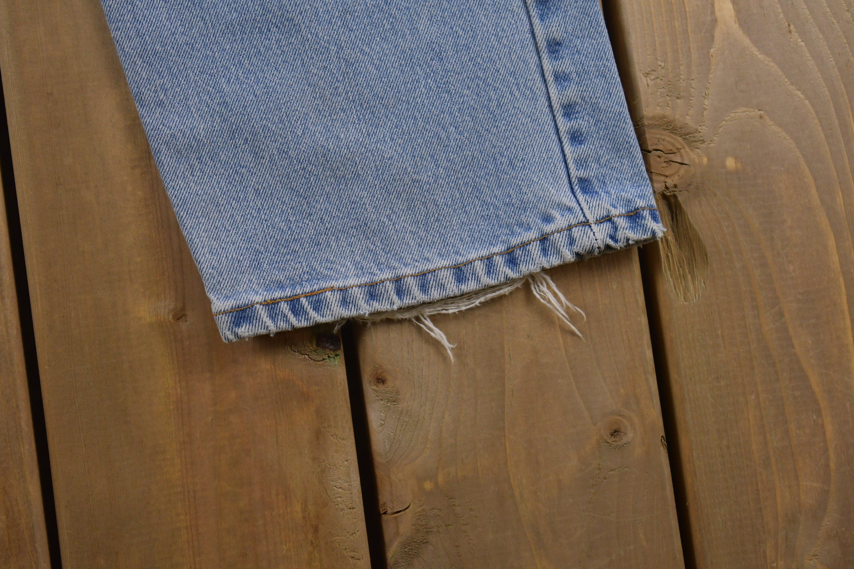 Vintage 1990s Levi's 505 Red Tab Denim Jeans Size 33 x 30